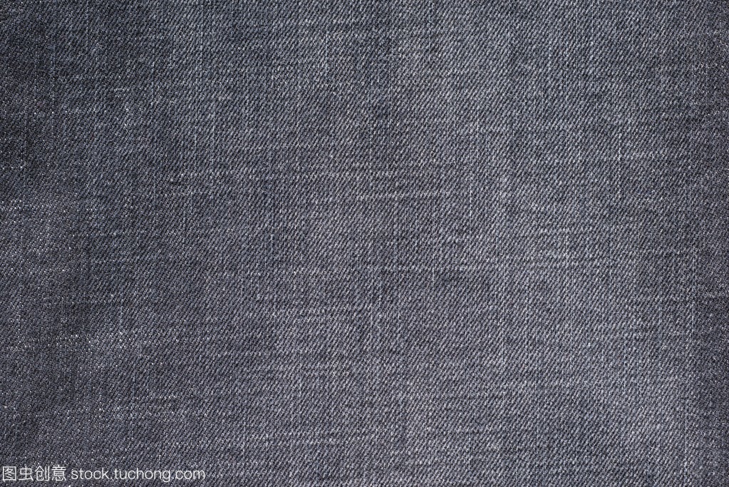 深色牛仔布與棉布紋理的時尚魅力